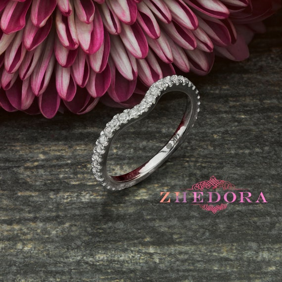 Alianza De Boda De Moissanita Curvada En Oro De 14 Quilates, Anillo