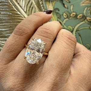 Anello di fidanzamento ovale con diamante sintetico da 4 carati, purezza E e purezza VS1, anello con diamante creato in laboratorio, anello di fidanzamento ovale, anello con diamante sintetico, anello ovale con alone nascosto