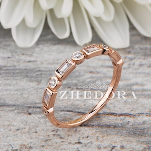 Vigselring i roséguld med baguette, 14K/18K, stapelbar baguettering med diamanter, diamantvigselring, vintagevigselring, vigselring med bezel bild 1
