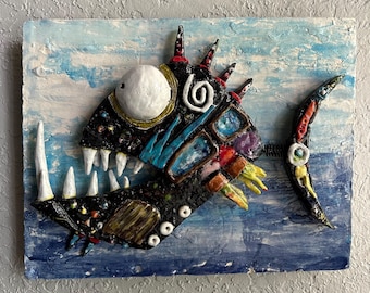 Toothy fish wall decor