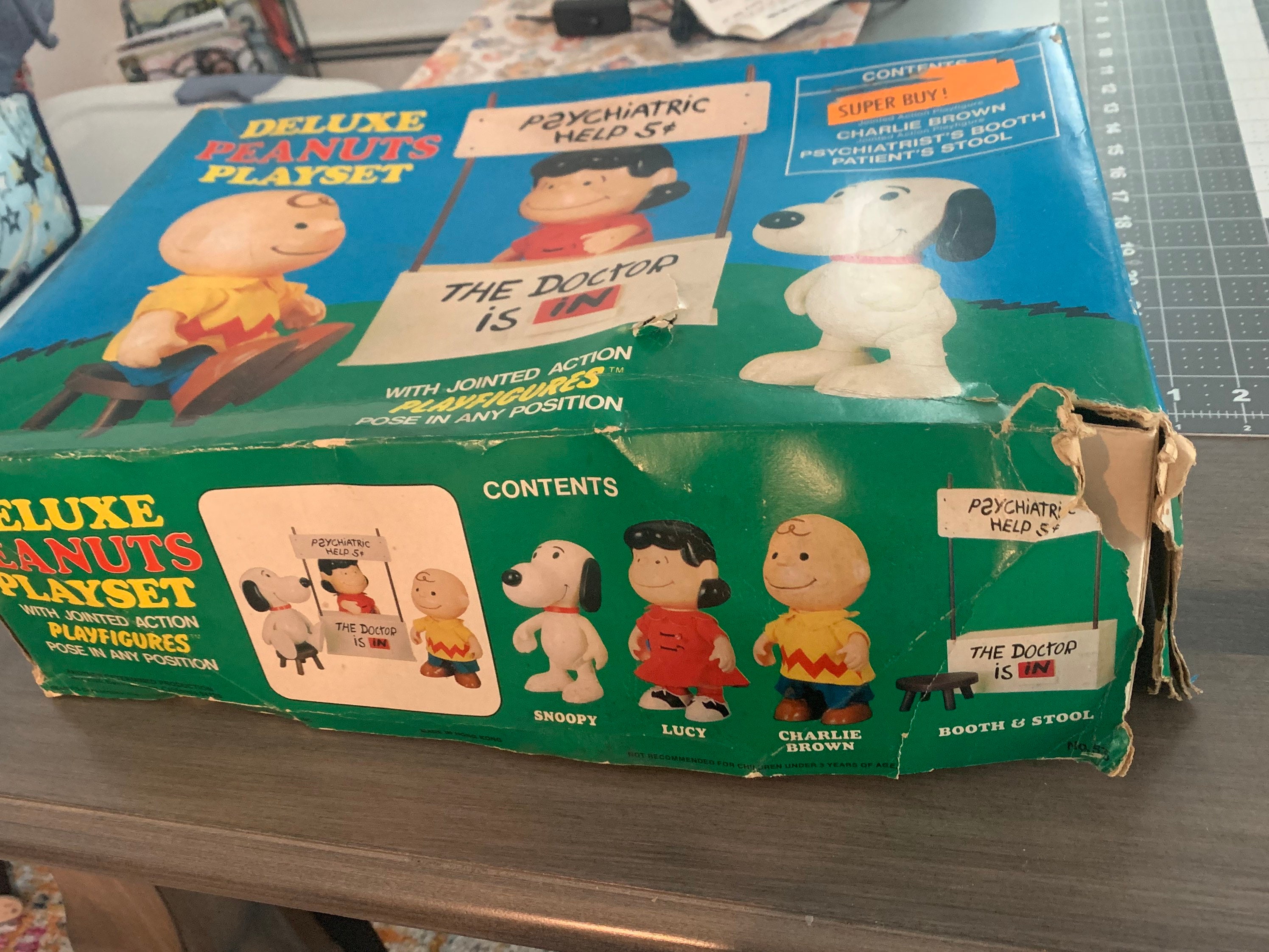 Deluxe Peanuts Play Set With Jointed Action Play Figures Deluxe Peanuts Play Set With Jointed Action Play Figures