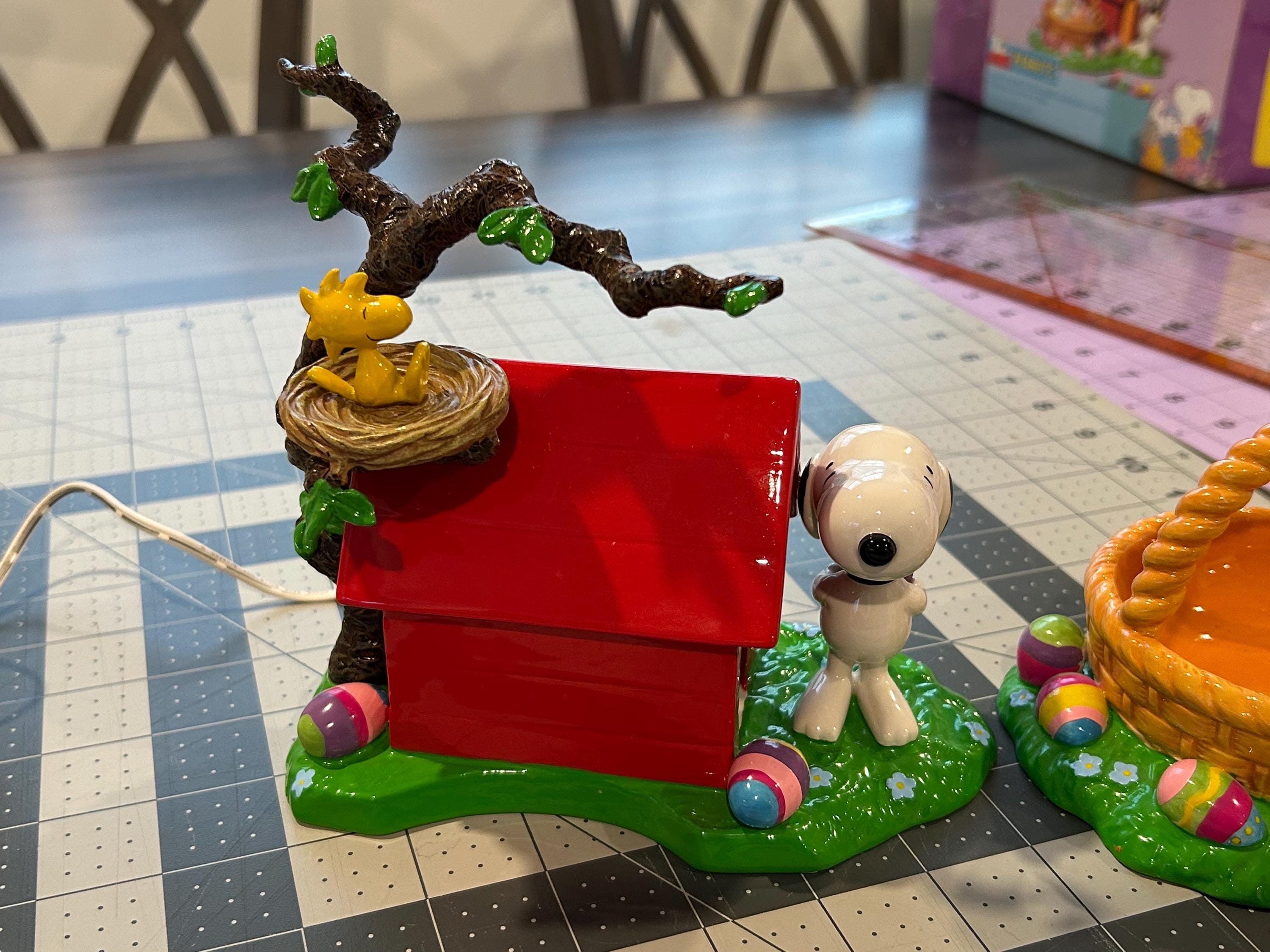 Snoopy Lighted Doghouse - Etsy