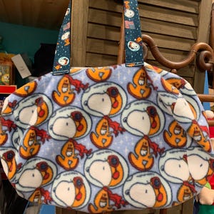 【正規品】KIPLING PEANUTS ELVIN ミニバッグ DGDP 正規品】KIPLING PEANUTS ELVIN ミニバッグ DGDP (Kipling
