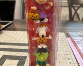 Dark Horse Deluxe Presents Peanuts Peppermint Patty in Tin