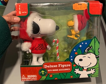 Snoopy and Woodstock Deluxe Figurine Set: Forever Fun, Santa