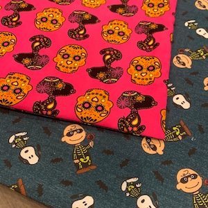 New REVERSIBLE table runner, skull. Halloween/ Day of the dead. Peanuts/ Snoopy fabrics. Fall fabrics.