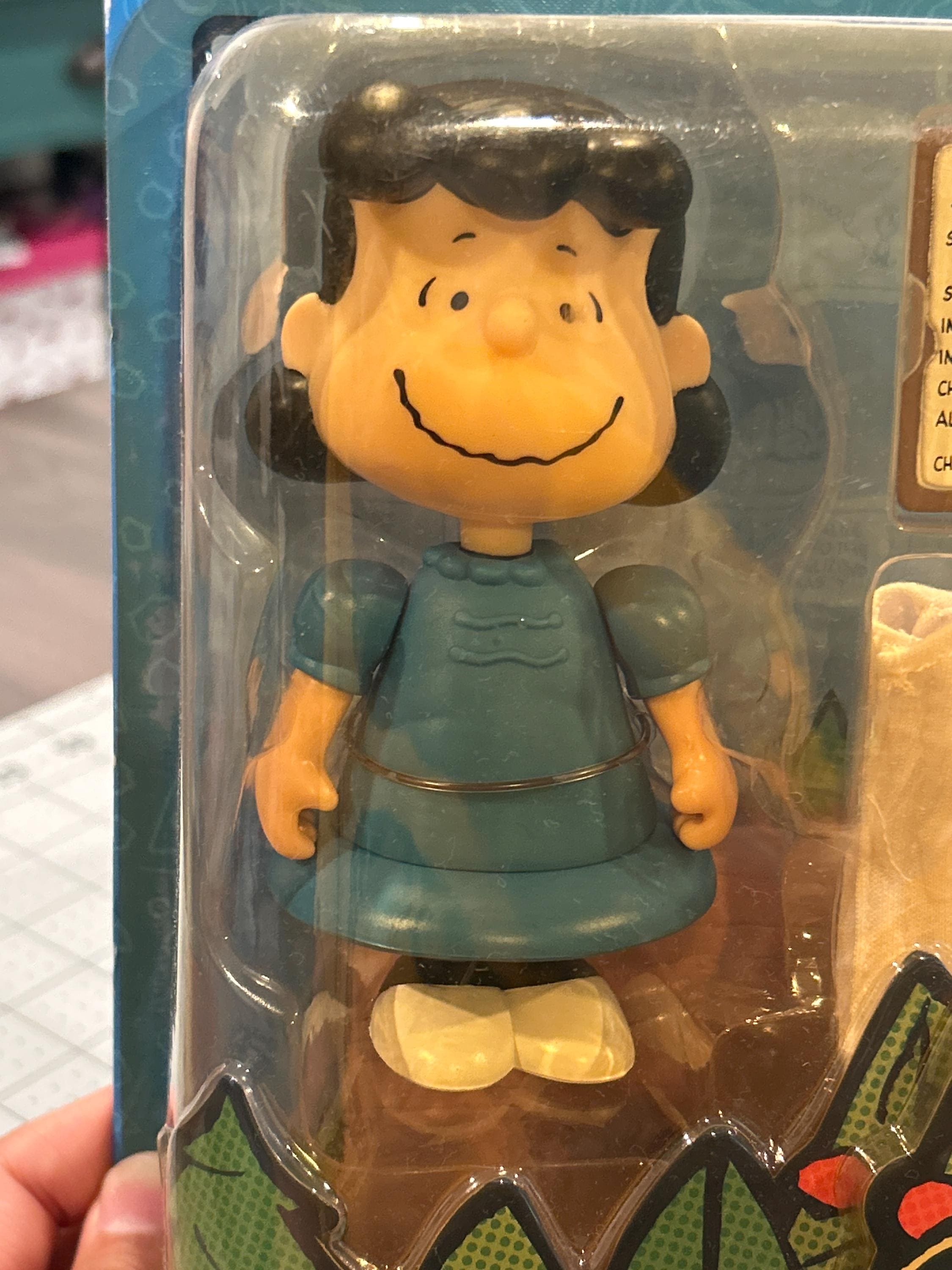 Peanuts Lucy Van Pelt, A Charlie Brown Christmas Figure NEW
