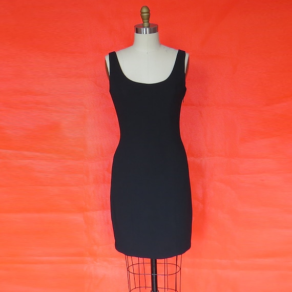 1990s Vintage Layered Pearl Back Shift Dress