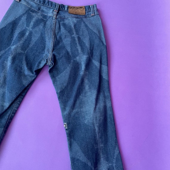 90s Dark Wash Denim Laser Etched Flare Jeans by F… - image 7