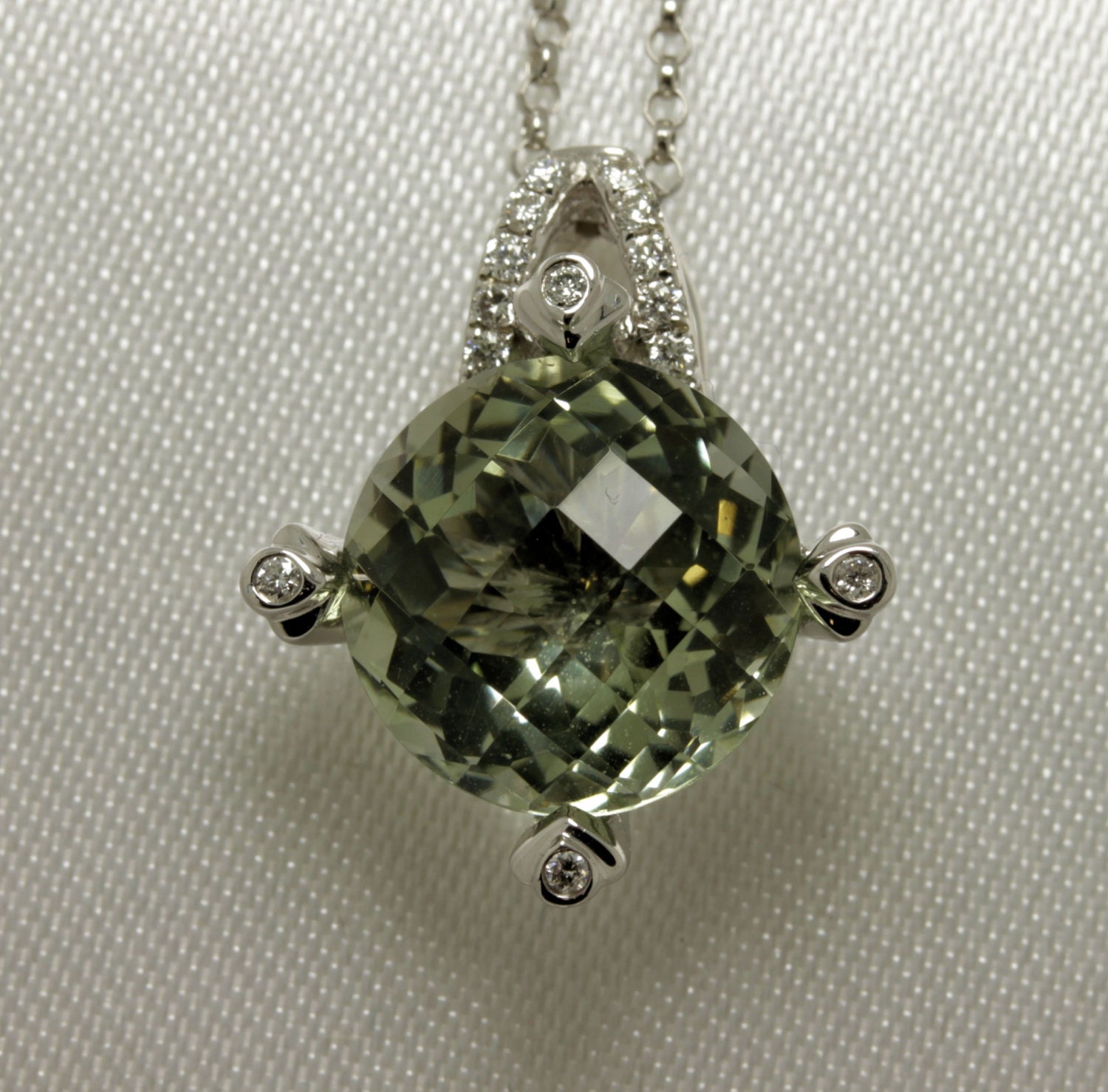Peridot and diamond set 18ct white gold ladies pendant hatton garden