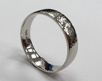 platinum hammered finish mens 5mm medium court wedding ring  / band 950 purity / 5mm men's band. / platinum wedding ring hammered finish