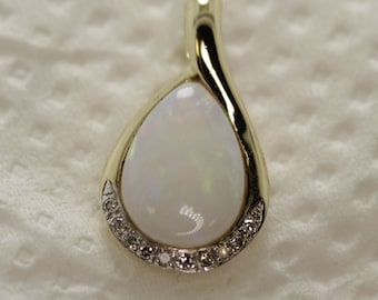 9ct 9 carat pear shaped opal and grain set diamond ladies pendant  hatton garden london jewellers