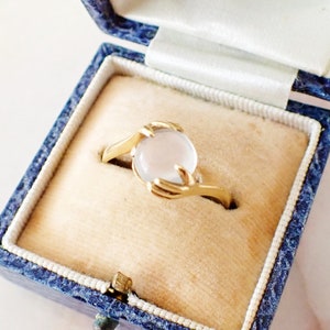 VINTAGE Moonstone Hand Ring | 14kt Gold