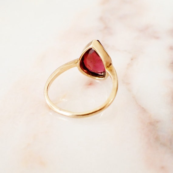 Antique Pear Garnet Ring | 9ct Gold - image 6