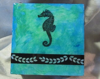 Aqua Seahorse Box/Leaf motif