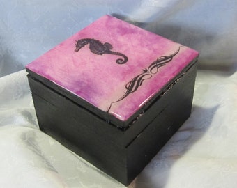 Purple Seahorse Box/009