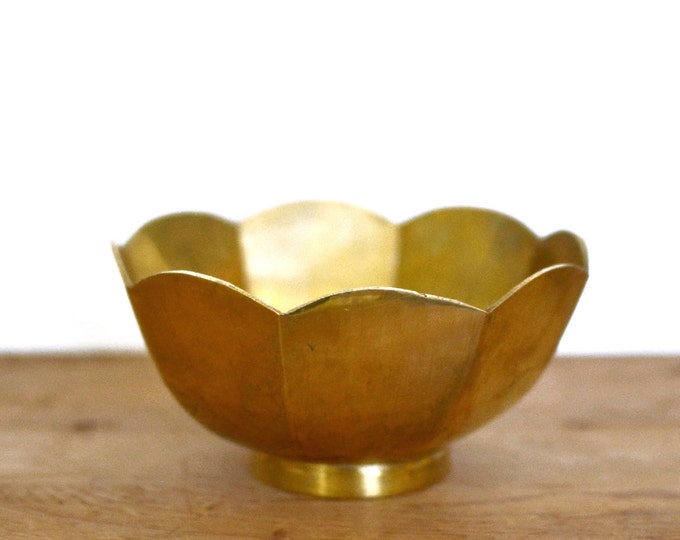 Brass Lotus Bowl Vintage, Home Office Studio, Yoga Meditation Altar