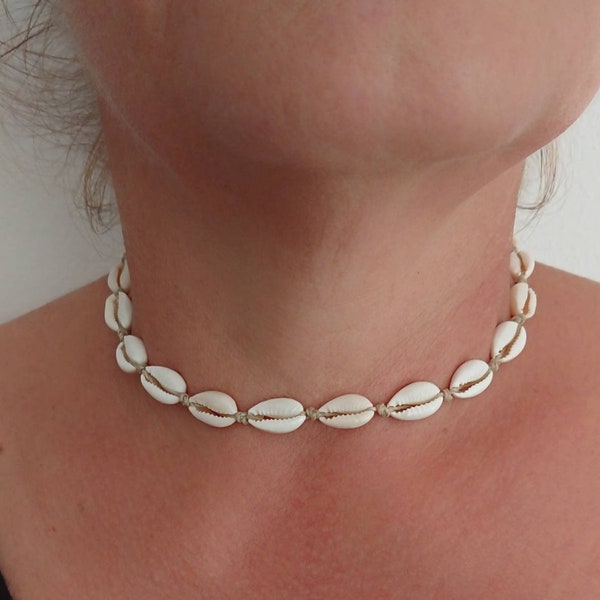 Muschelkette, Choker aus Kaurimuscheln