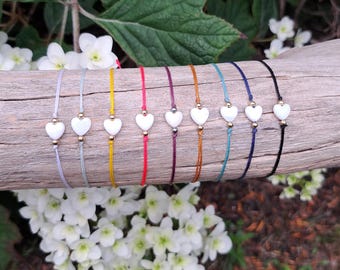 Shell bracelet with mother-of-pearl heart