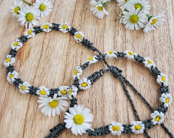 Daisy bracelet, flower bracelet, macrame bracelet with flowers