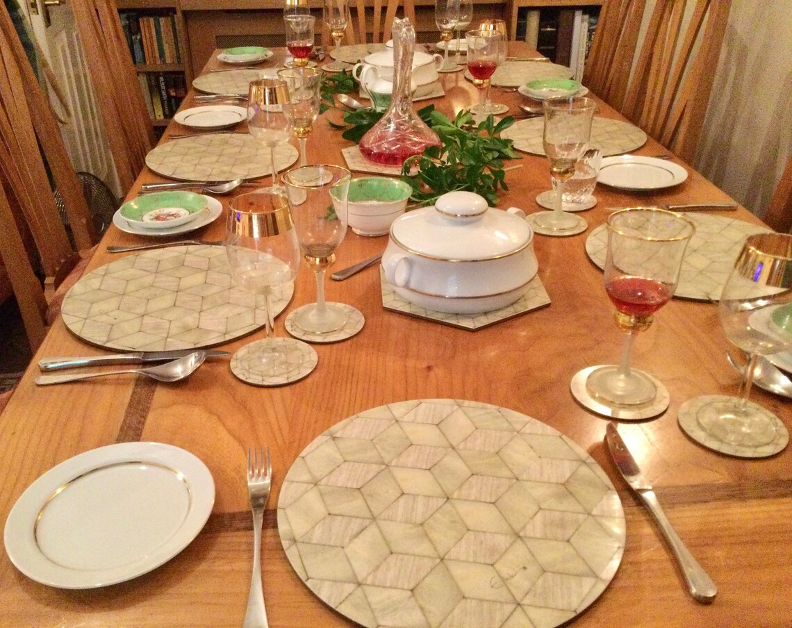 8 Round Placemats and Coasters Set. Modern Abstract Design. Etsy Canada