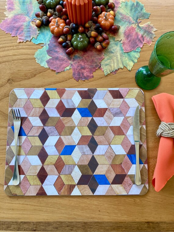 Leo Collection – Große oder extra große geometrische Platzsets im Mid-Century-Modern-Stil mit würfelförmigen Mustern. Hitzebeständig. Hergestellt in Großbritannien