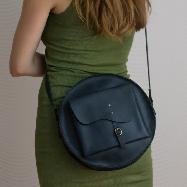 Black leather bag, Womens Leather Round Bag, Leather shoulder bag, Black crossbody bag, Circle bag, Vintage bag 24.5 cm, Gift for wife
