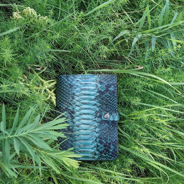 Kindle paperwhite case, Leather Kindle case 11th gen, Kindle Paperwhite 2024 cover, Kindle paperwhite case with hand strap, Gift for Him
