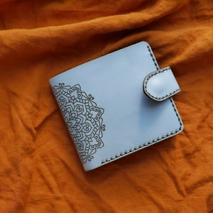 Cartera de cuero con grabado, Cartera de cuero mujer, Cartera de cuero personalizada, Regalo para esposa, Cartera bifold