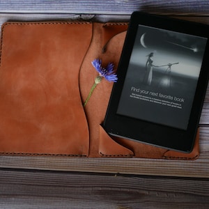 Hand Sewn Leather Kindle Cover: Paperwhite, Touch, Voyage