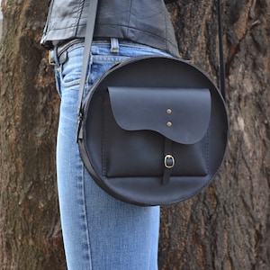 Womens Leather Round Bag, Circle bag, Leather shoulder bag, Round Purse, Vintage bag 24.5 cm, Christmas gift, Round Crossbody Bag