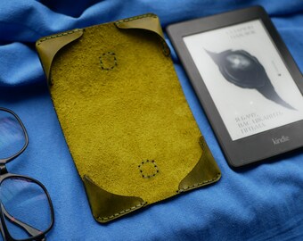 ハンドストラップ付きハンドメイドレザーKindle Paperwhite