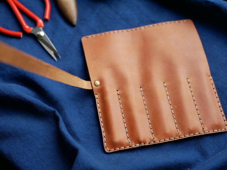 Leather tool roll case, Organizer for tools, Leather tool storage, Gift for knitters, Knitting accessory case, Roll organizer Light brown