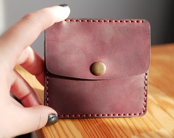Minimalist Leather Card & Coin Wallet: Snap Closure