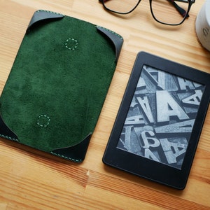 Kindle paperwhite case, Kindle 11th gen cover, Kindle Paperwhite Signature edition leather case, kindle case with hand strap
