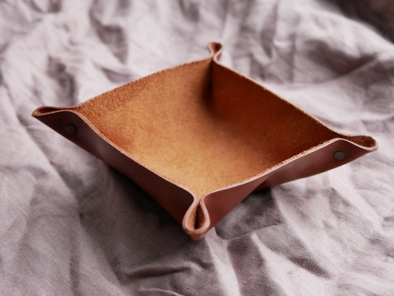 Leather tray, housewarming gift, Office tray, leather bowl, leather organizer, Leather Coin Tray Holder, desk organizer, gift for him Light brown