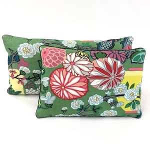 Schumacher - Dragón de Chiang Mai en jade // Hecho a medida // Fundas de almohada decorativas de alta gama, telas de diseño