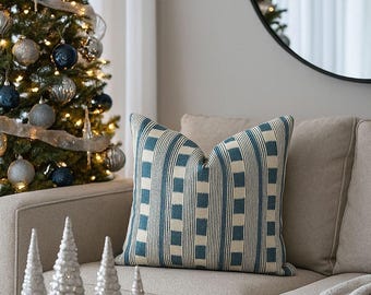 Christopher Farr Lost and Found en azul denim - Funda de cojín de diseño artesanal