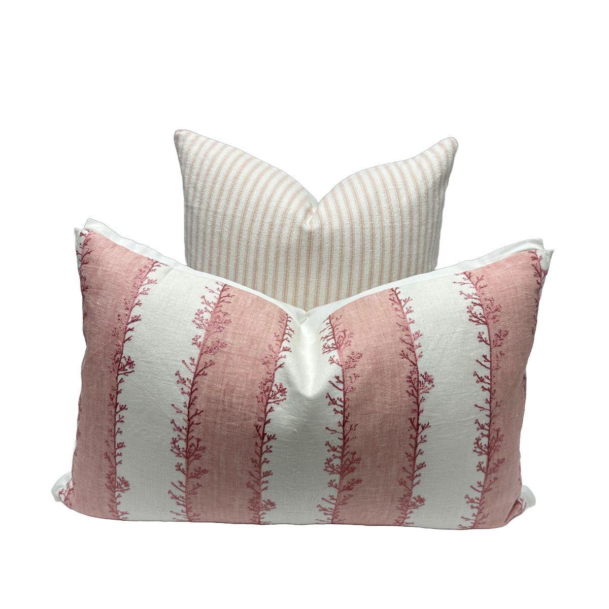 ブラッシュピンクのアザミストライプ刺繍 - 枕カバー デザイナー生地