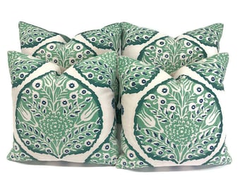 Galbraith & Paul-kussens lotuspatroon in smaragd, decoratieve high-end kussenslopen, designerstoffen