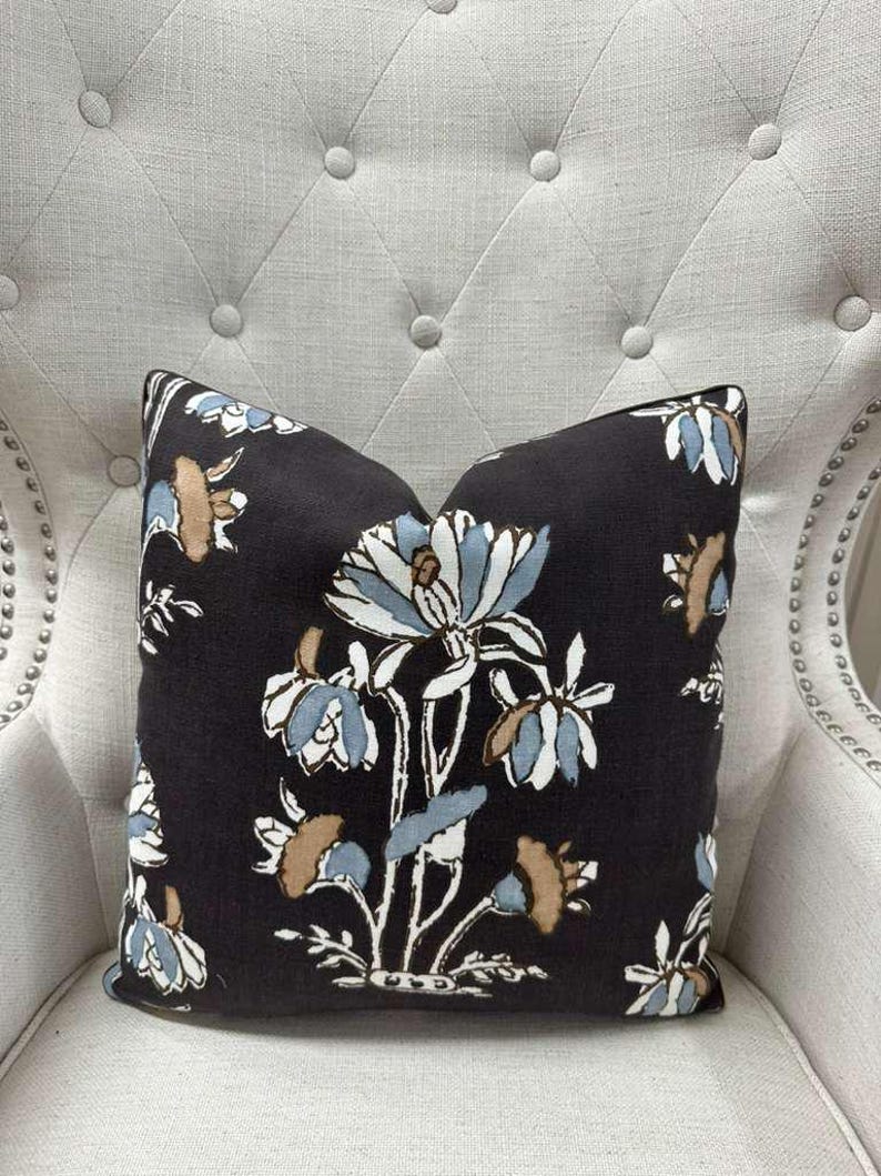 RefinedPillows Lily Flower Pillow Cover - Thumbnail 4