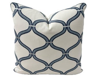 Norbar - Foxy bordado en Blue Jay - Funda de almohada, tela de diseñador almohada decorativa hecha a mano almohada de tiro de diseñador de alta gama, decoración del hogar