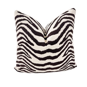 Lee Jofa, Hendricks, Decorative High End Pillow Covers, Designer Fabrics