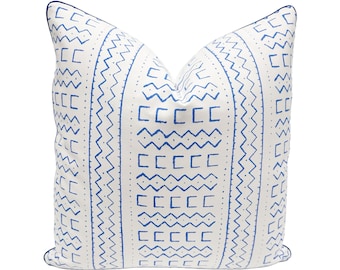 Quadrille & Alan Campbell - Beau Rivage en azul francés sobre tela solar blanca - Tela para exterior e interior, funda de almohada, almohada decorativa de diseño