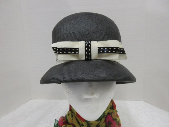 Vintage 1960s Mod Straw Hat: Black & Cream Ribbon Bow - Etsy display picture 1
