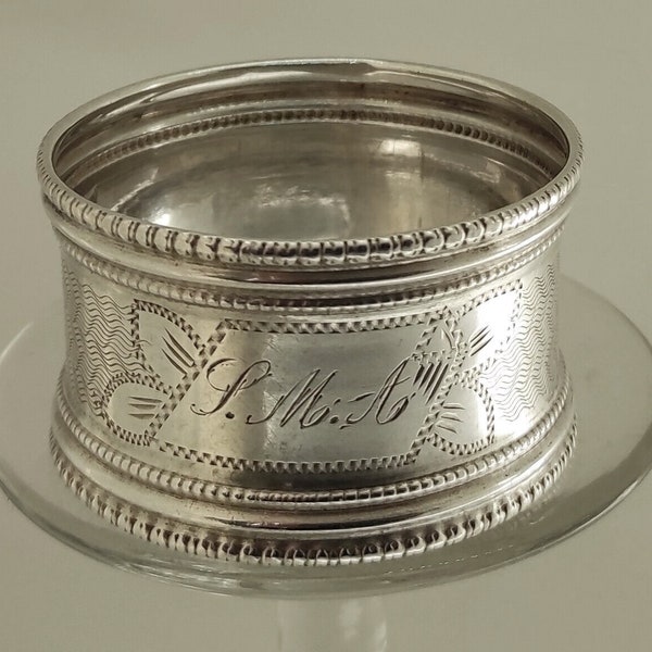 French .800 Solid Silver Napkin Ring - Guilloche decor