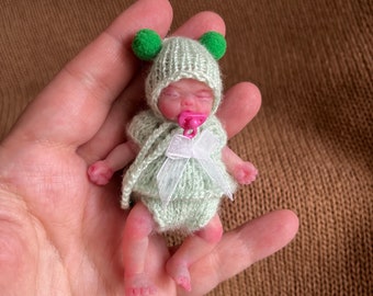 Mini silicone baby doll 3 inch full body Binki (8cm), painted,  close eyes, open mouth with pacifier and bootle, mini reborn babies