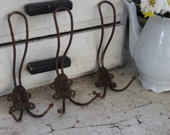 Antique Hanger Hook, Set of 3 Vintage 30s Rusty Iron Hanger Hooks, Humans Faces Hanger Hook, Wall Decor