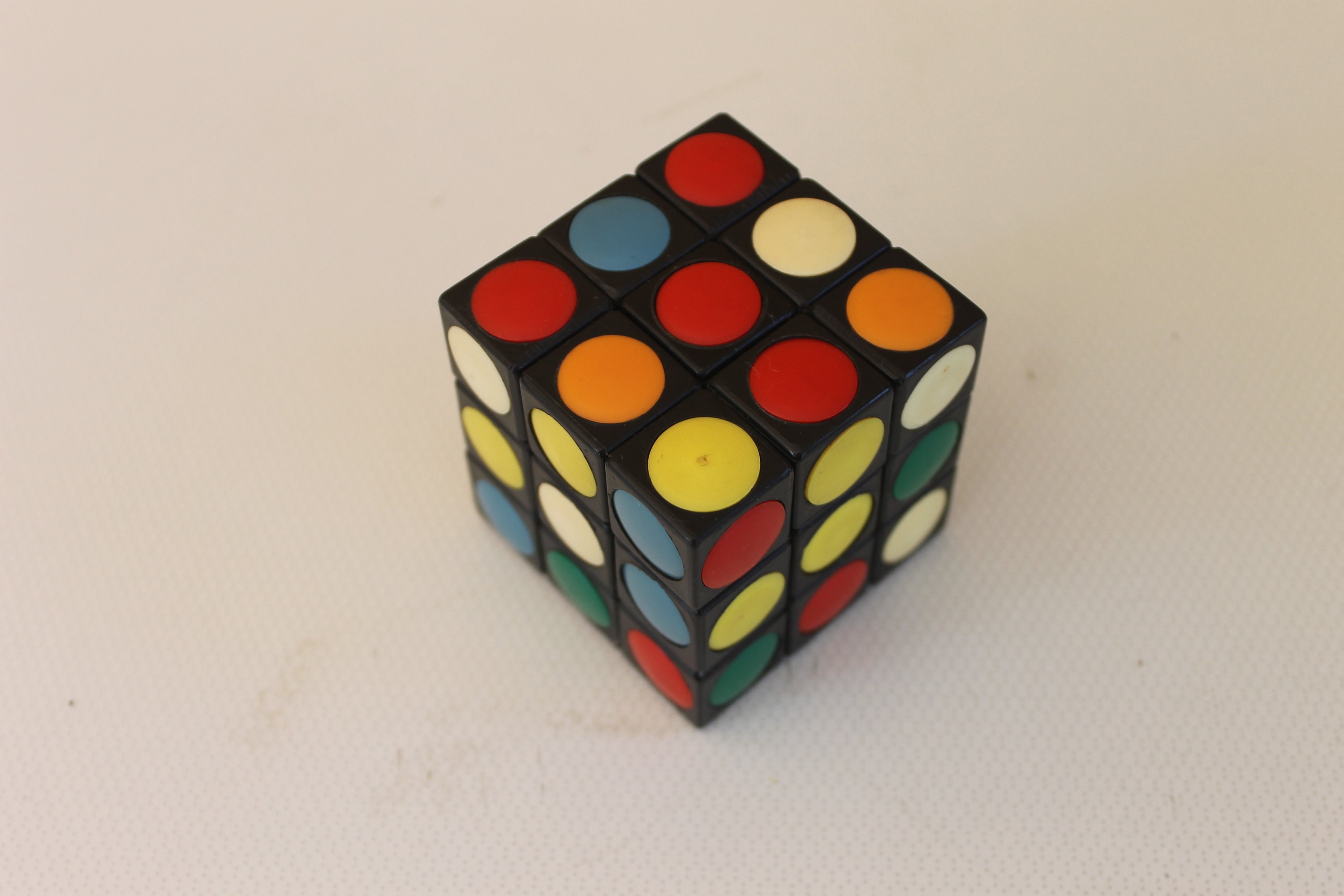 Rubik's cube 3x3 - puzzle, casse-tête mathématiques - Jilu