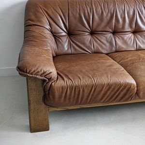 Brutalistyczna sofa z drewna i skóry z lat 70 zdjęcie 10